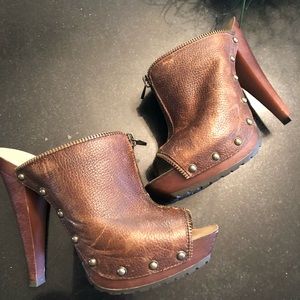 Jessica Simpson brown heels